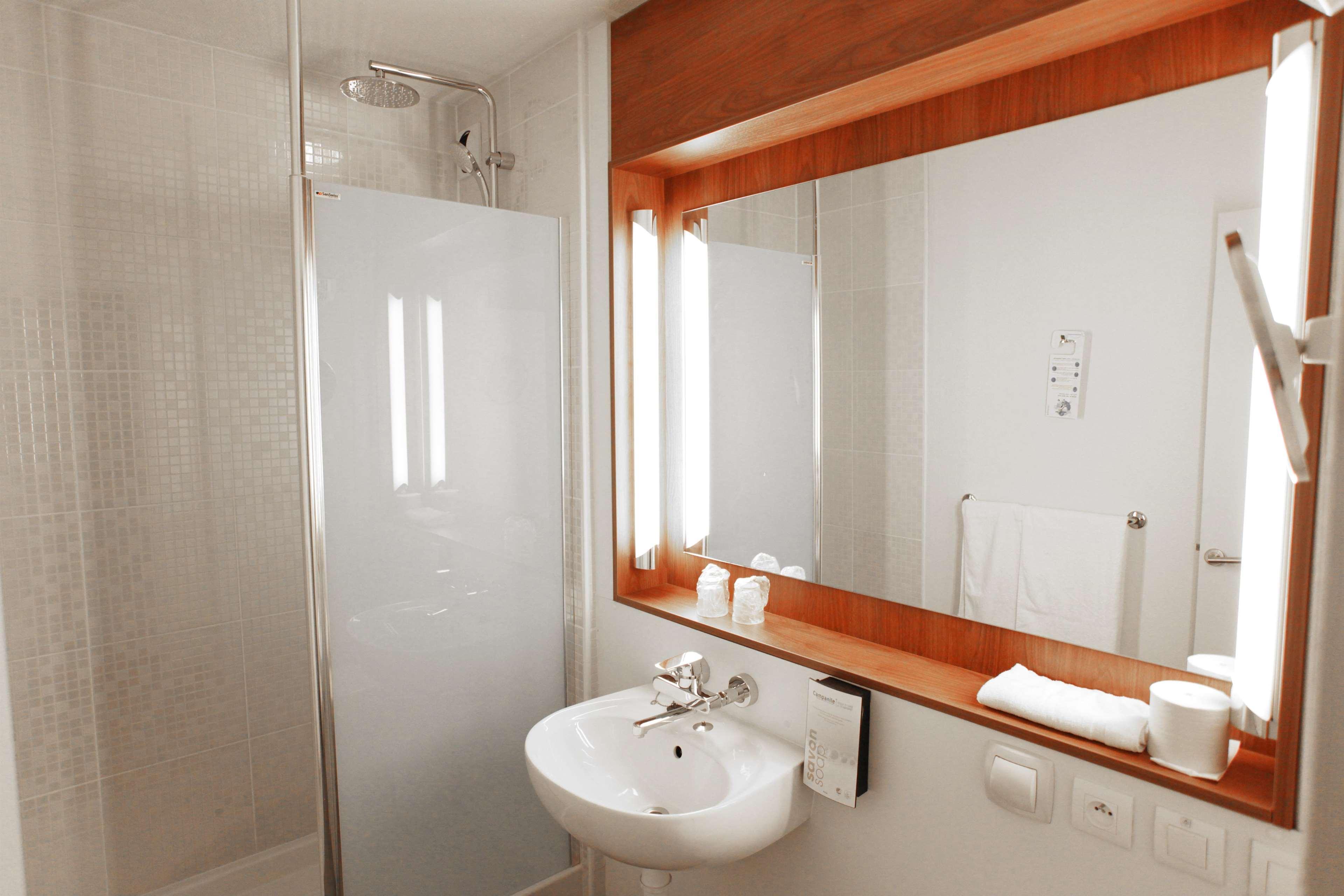 Hotel Campanile Melun Sud - Dammarie Les Lys Zewnętrze zdjęcie